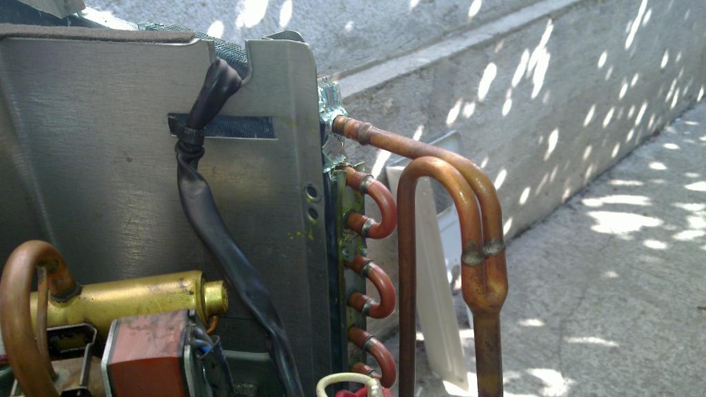 condensatoare in paralel intrare gaz iesire lichid